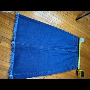 Frayed hem midi jean skirt size 8-10 medium Y2K